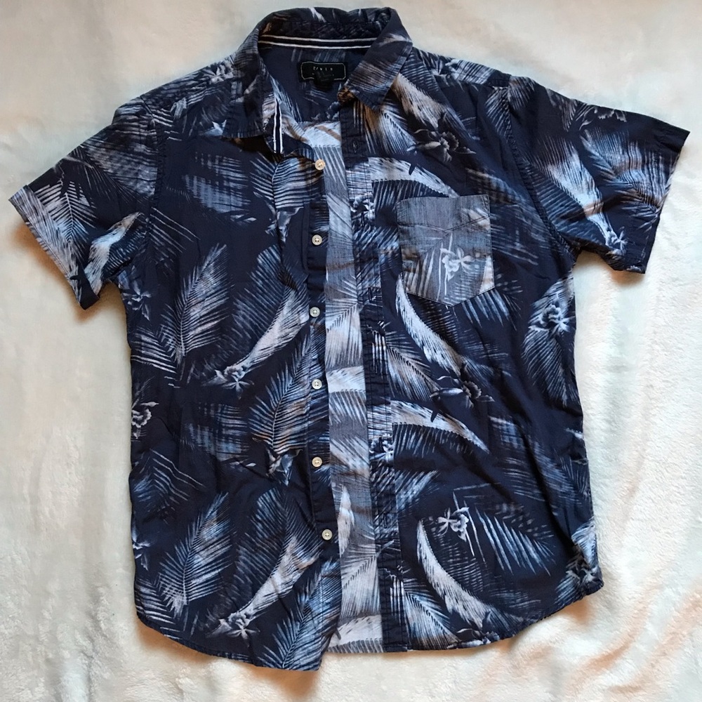 H&M Casual Floral Shirt - Size Medium